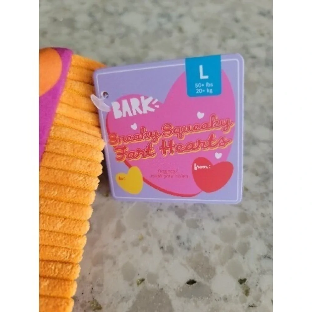 Bark Sneaky Squeaky Fart Hearts Squeaky's Peanut Butter Farts Dog Toy Large‎ NWT